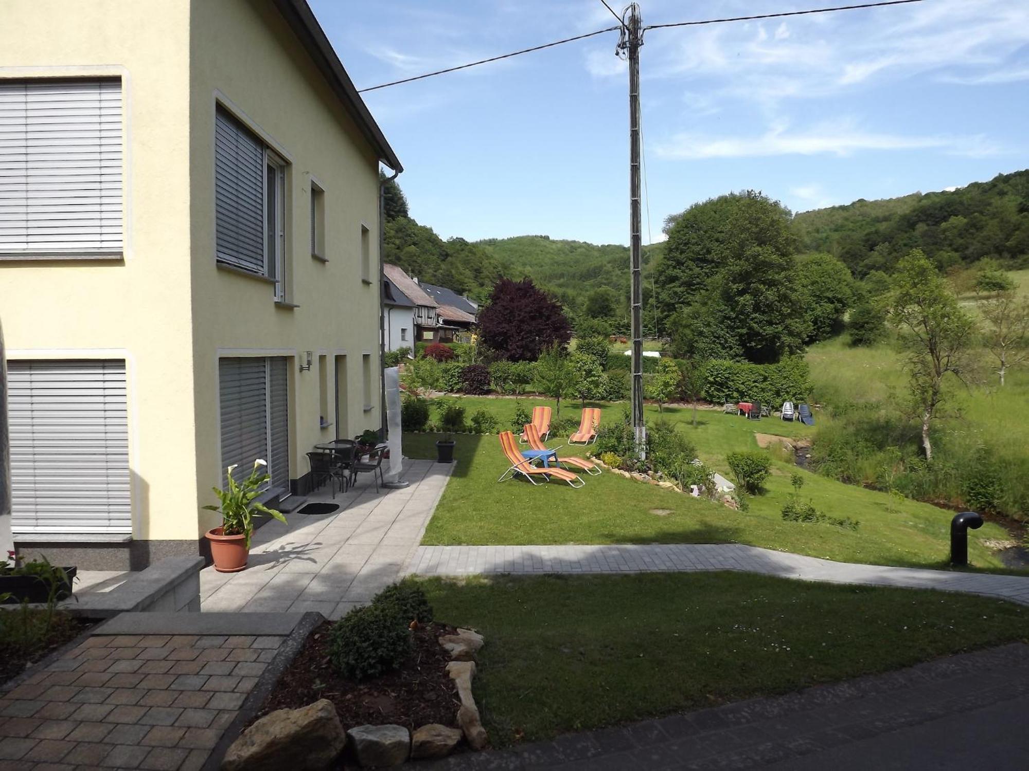 Apartment With Terrace And View Merschbach Luaran gambar